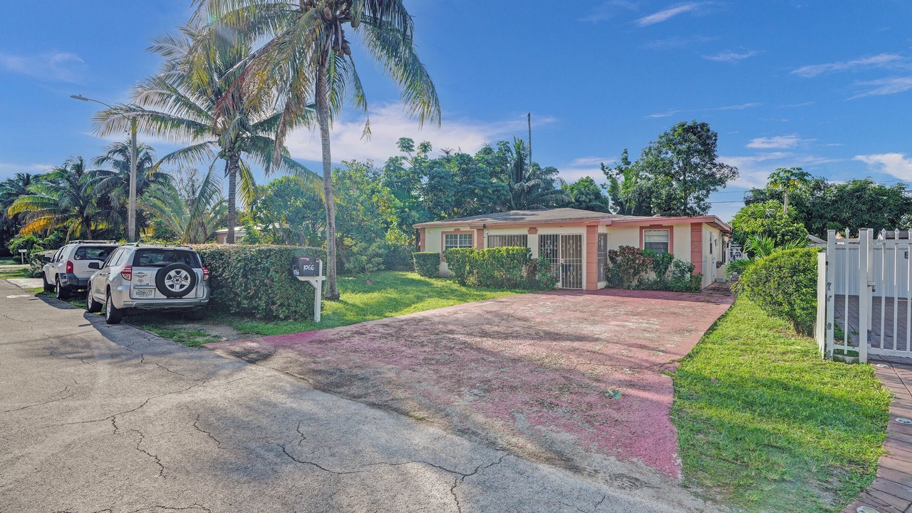 Photo of Outdoor in Golden Glades