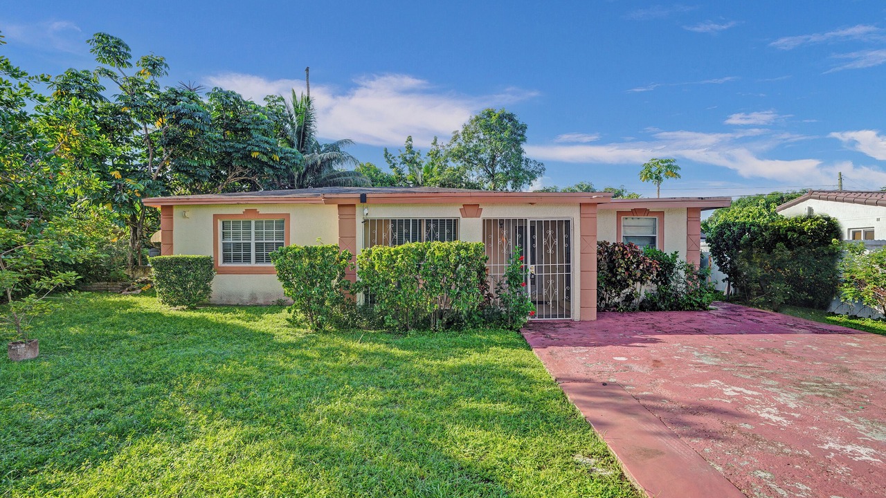 Photo of Outdoor in Golden Glades