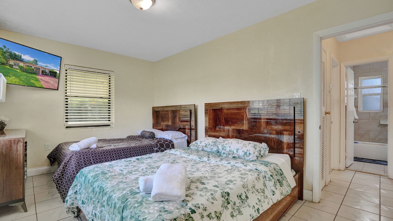 Photo of Bedroom in Golden Glades