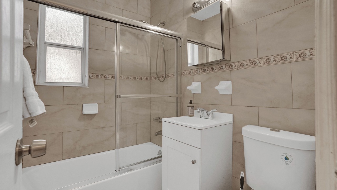 Photo of Bathroom in Golden Glades