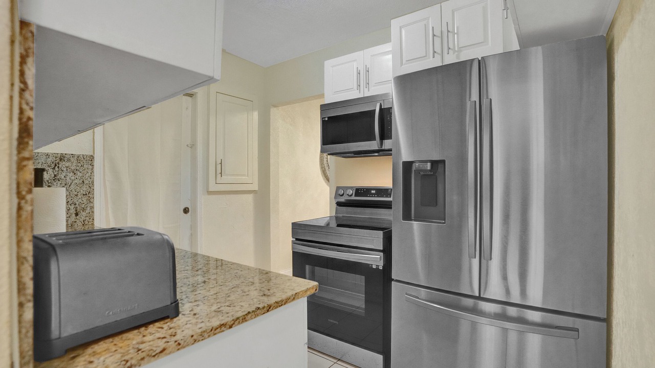 Photo of Kitchen in Golden Glades