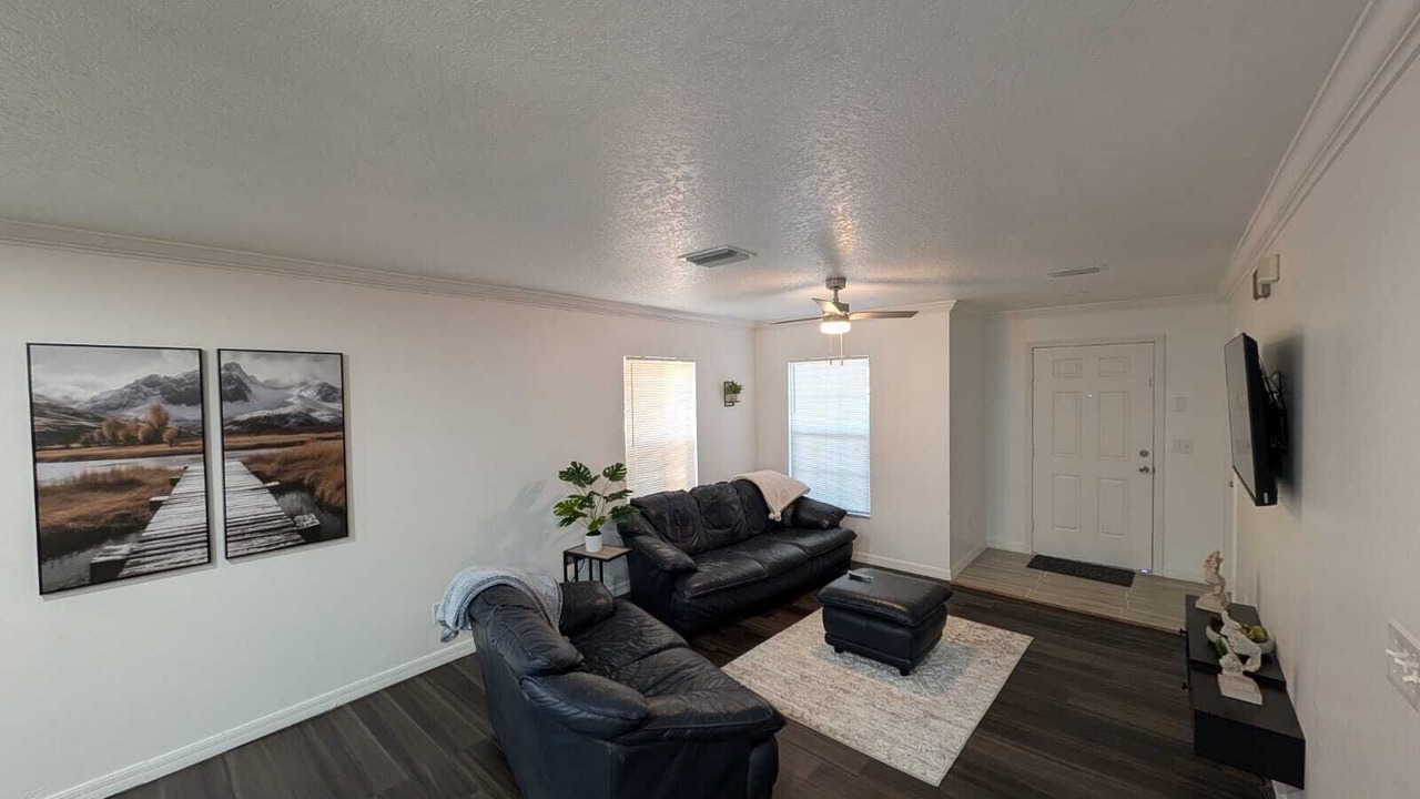 Photo of Livingroom in Sulphur Springs