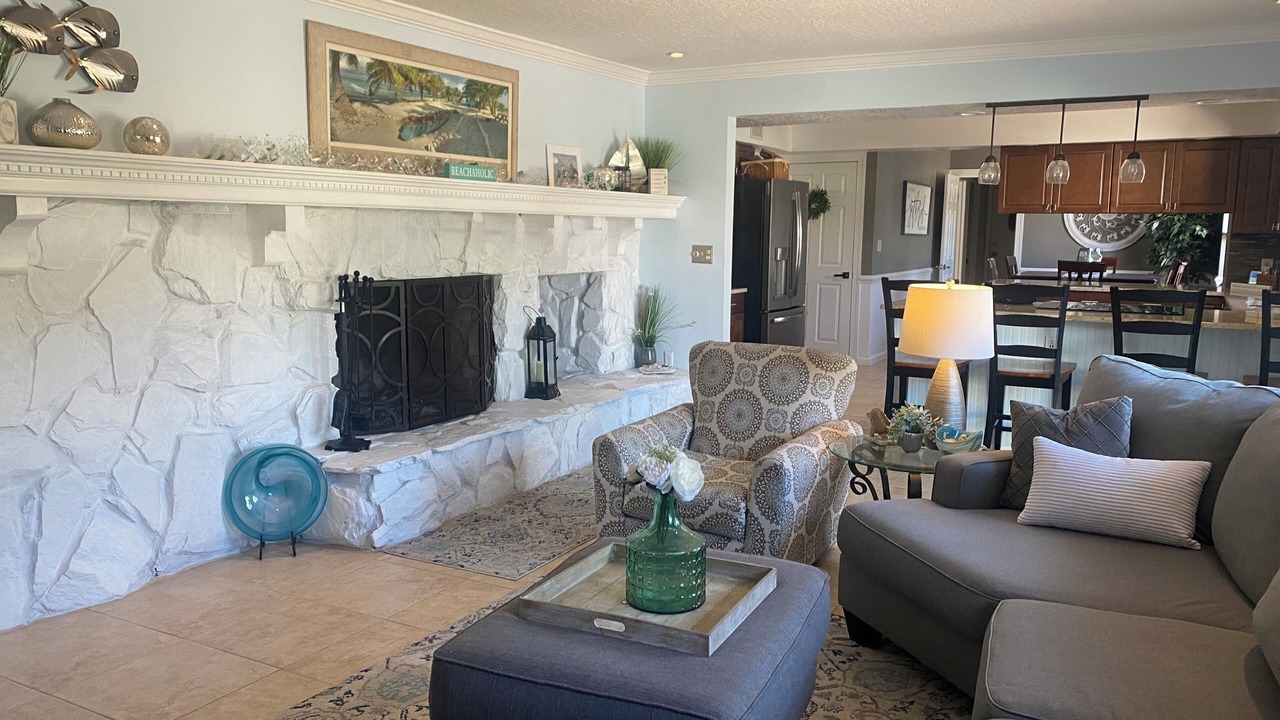 Photo of Livingroom in Indianola Estates