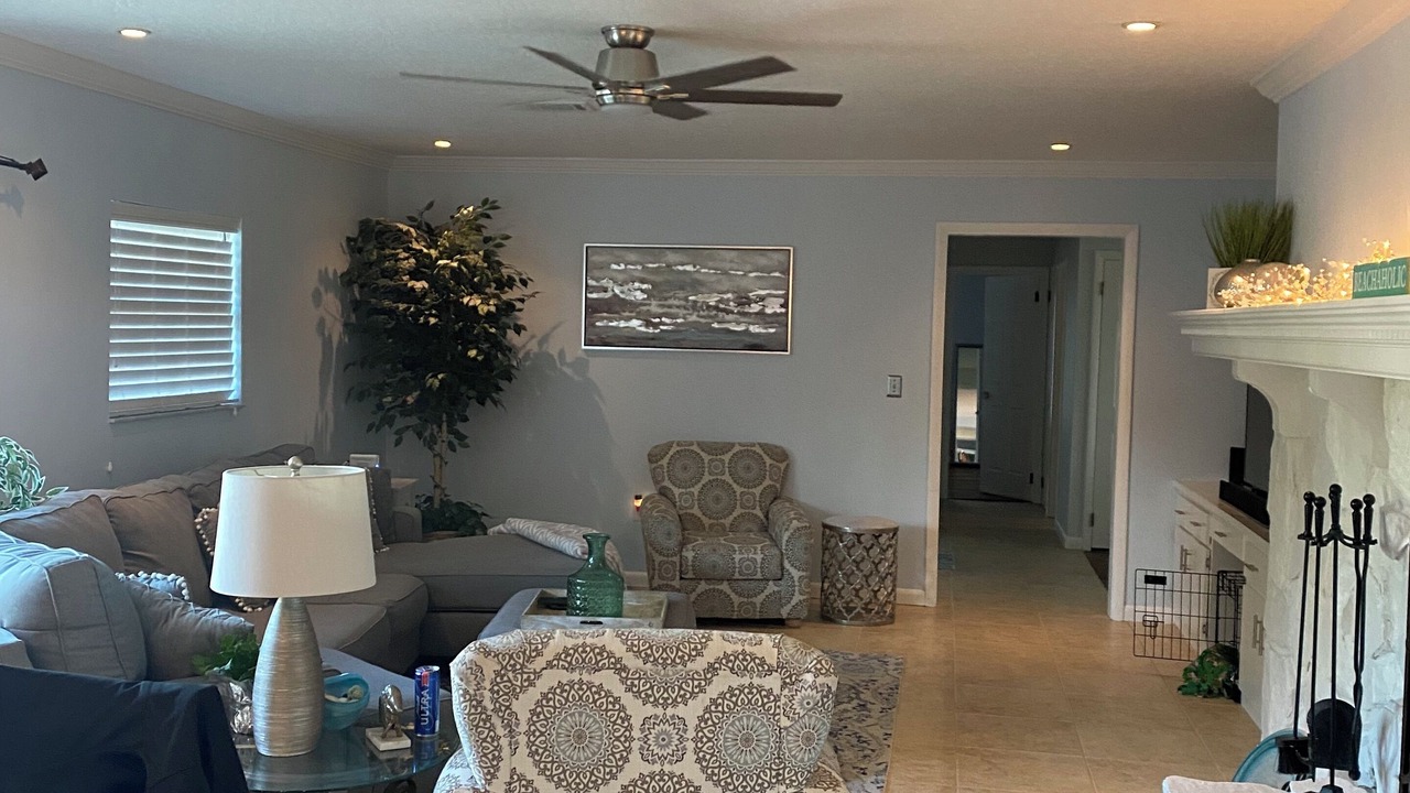 Photo of Livingroom in Indianola Estates
