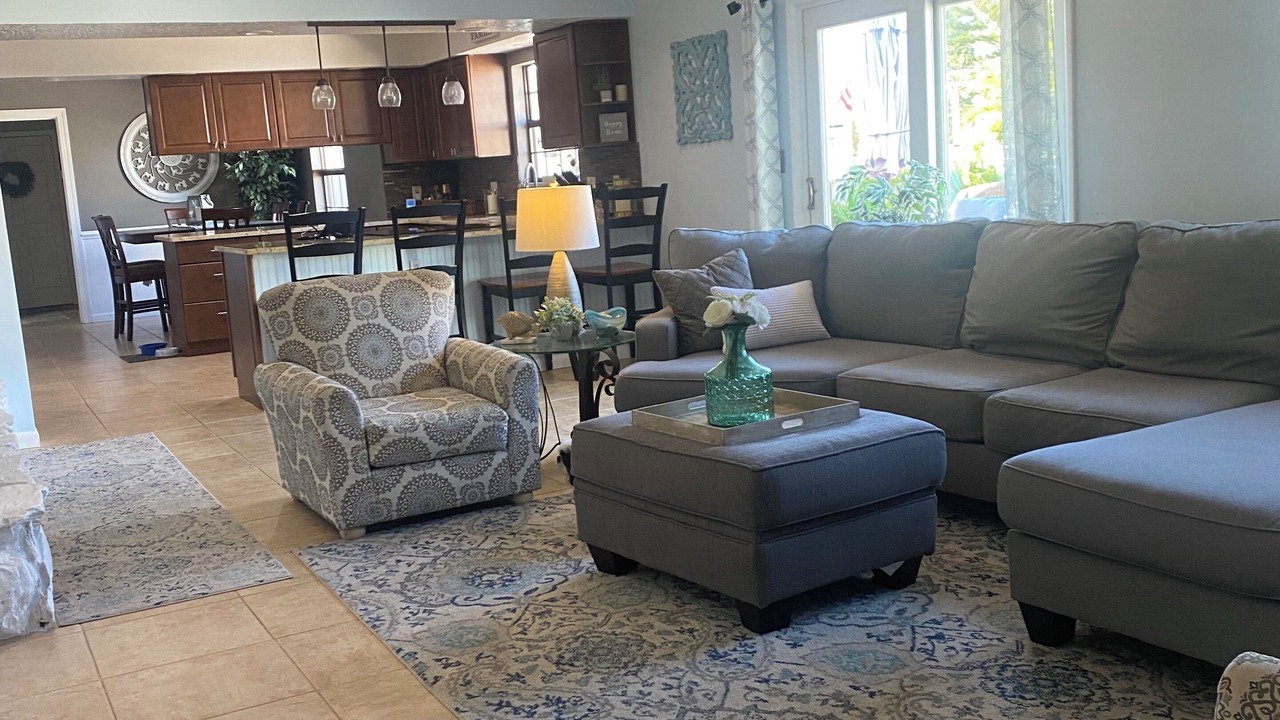 Photo of Livingroom in Indianola Estates