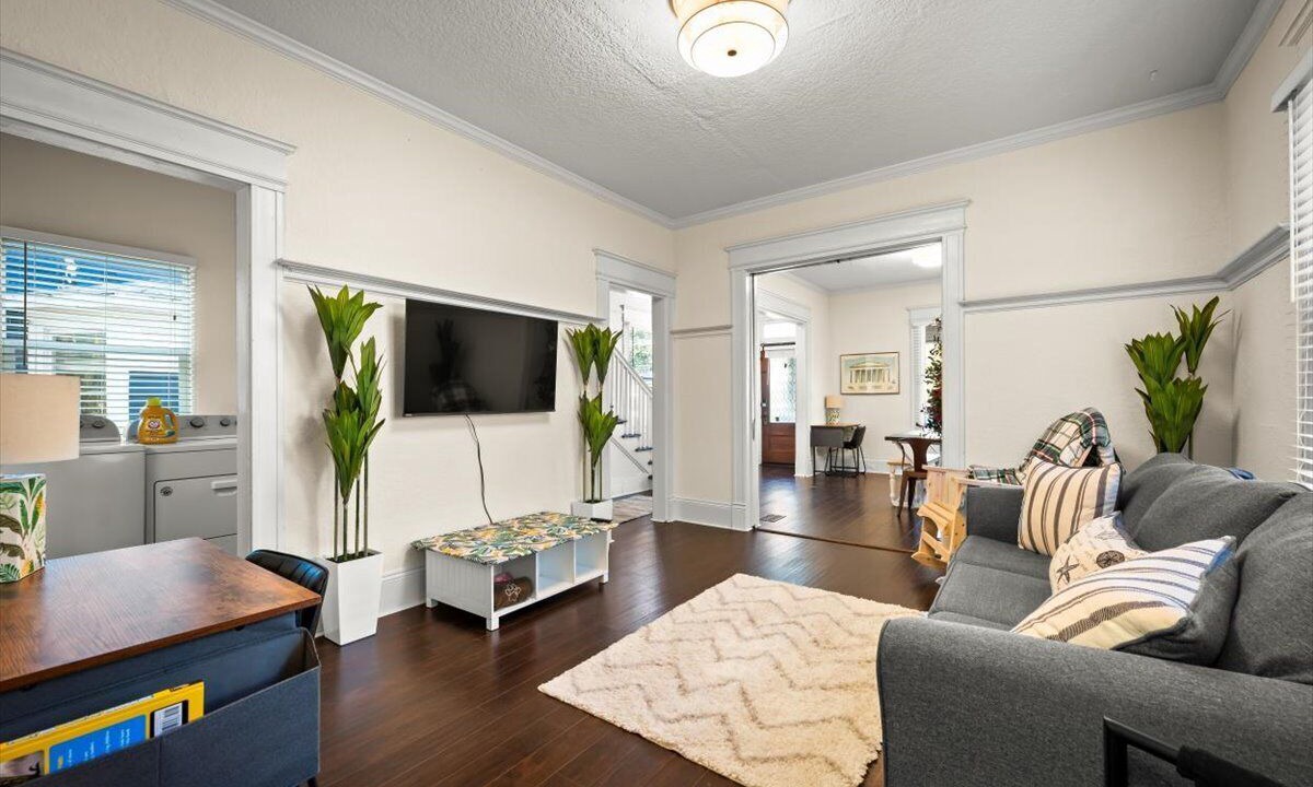 Photo of Livingroom in Urban Core