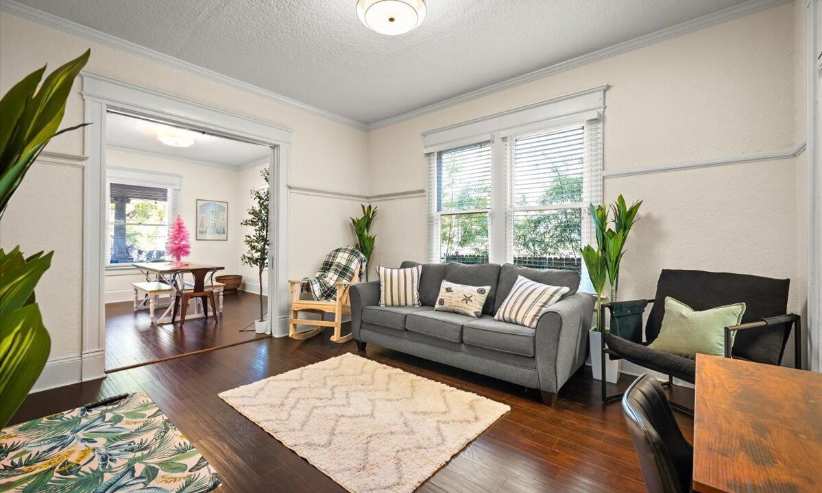 Photo of Livingroom in Urban Core