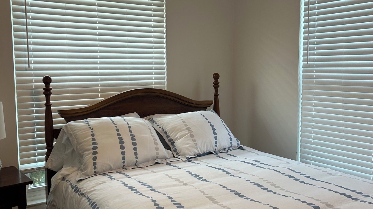 Photo of Bedroom in Putnam Hall