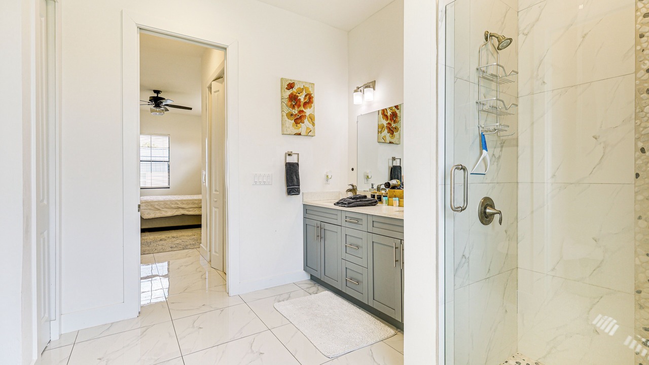 Photo of Bathroom in Sunshine
