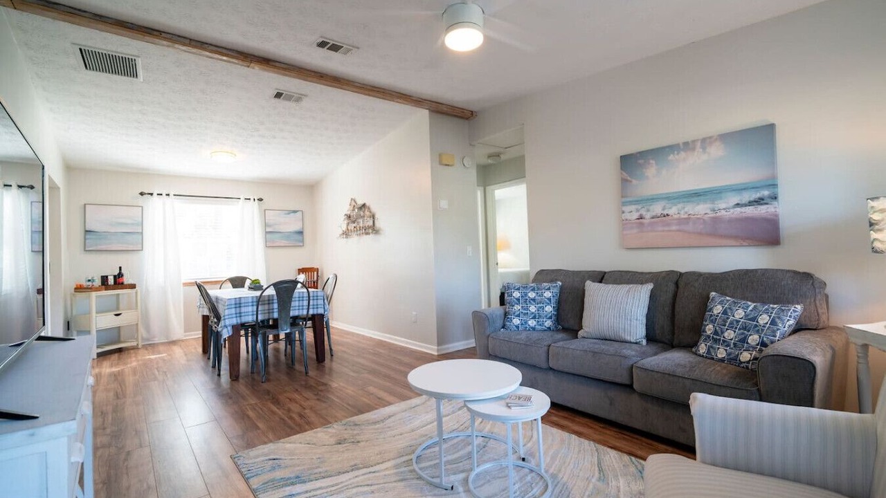 Photo of Livingroom in Palm Valley