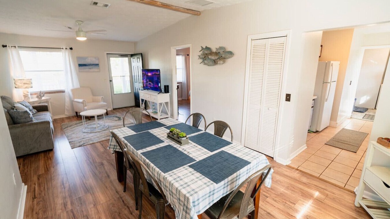 Photo of Livingroom in Palm Valley