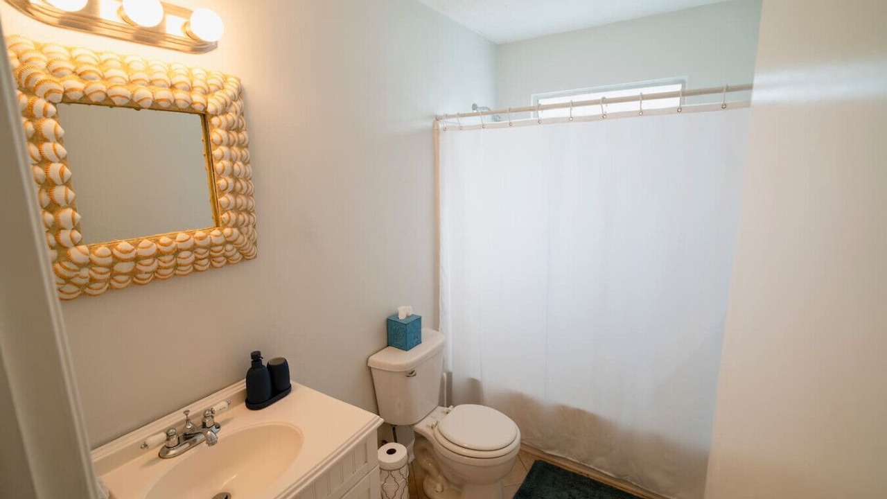 Photo of Bathroom in Palm Valley