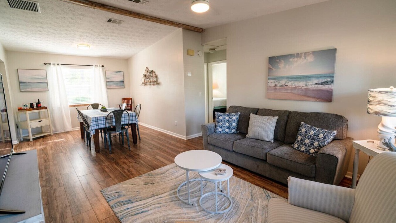 Photo of Livingroom in Palm Valley