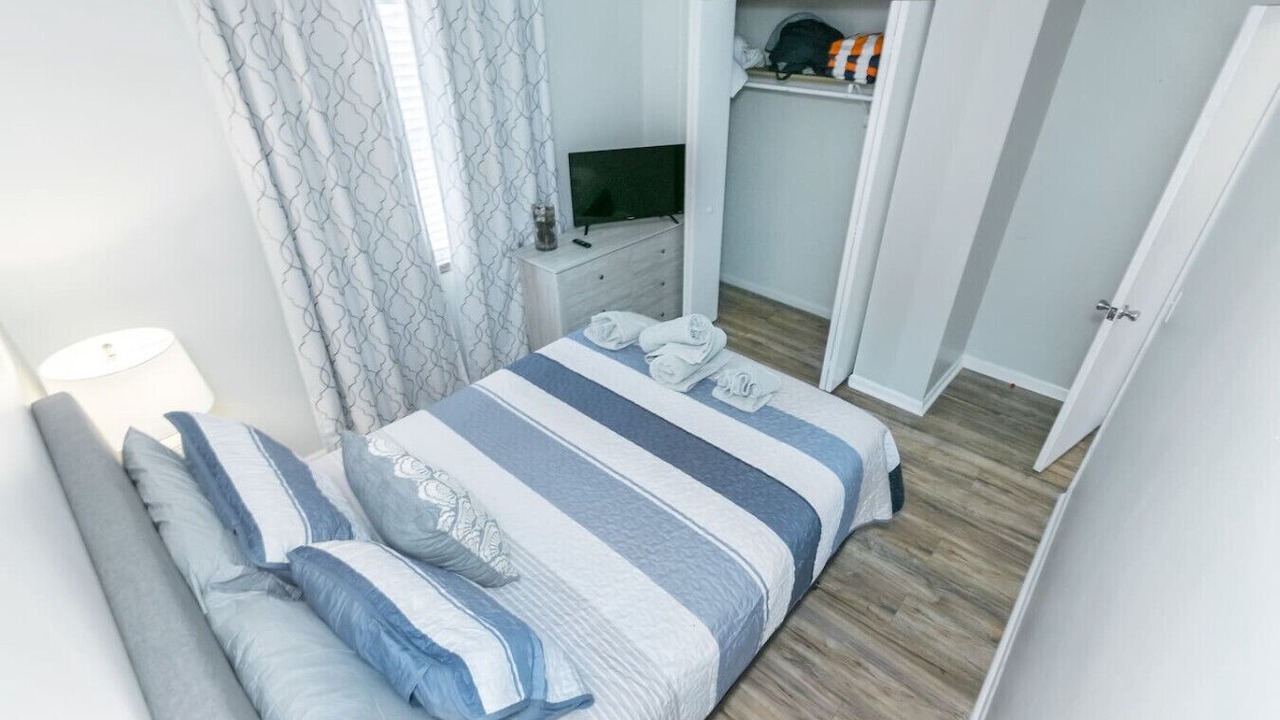 Photo of Bedroom in Palm Valley