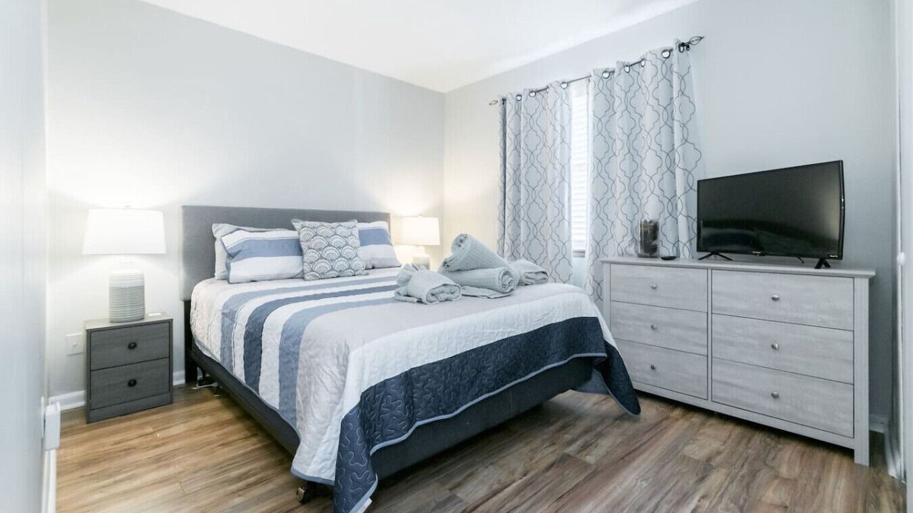 Photo of Bedroom in Palm Valley