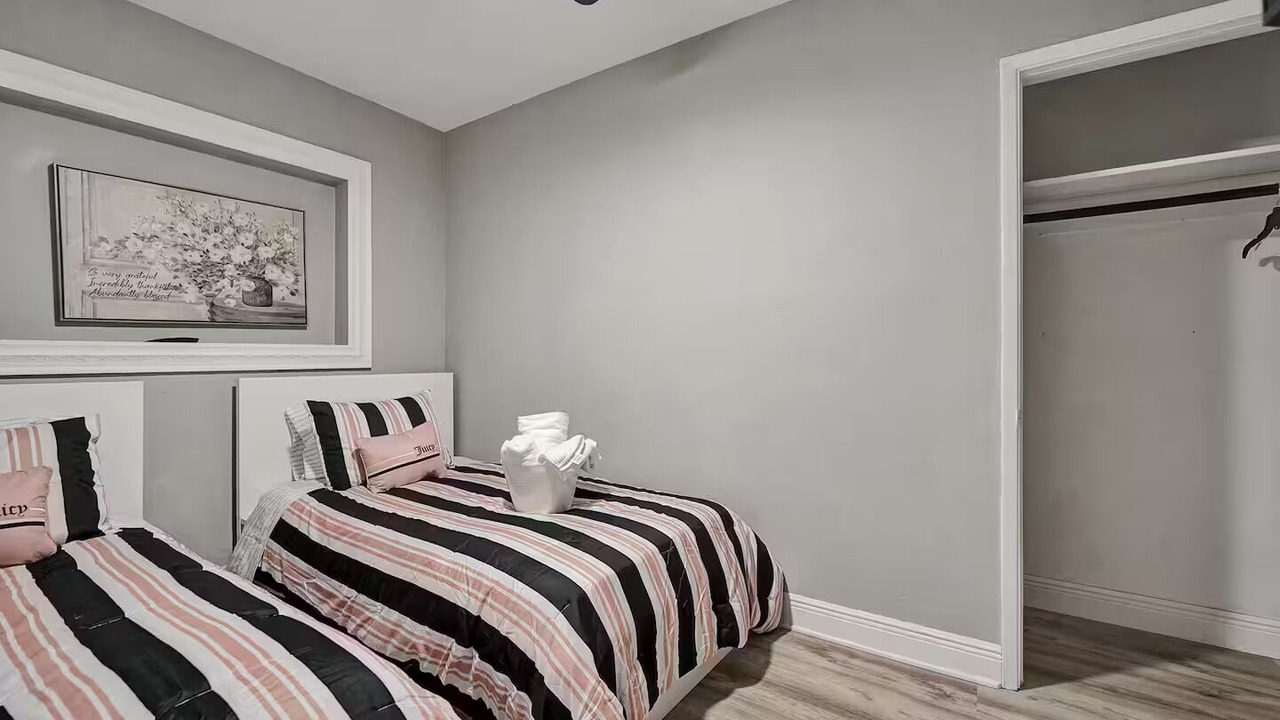 Photo of Bedroom in Golden Glades