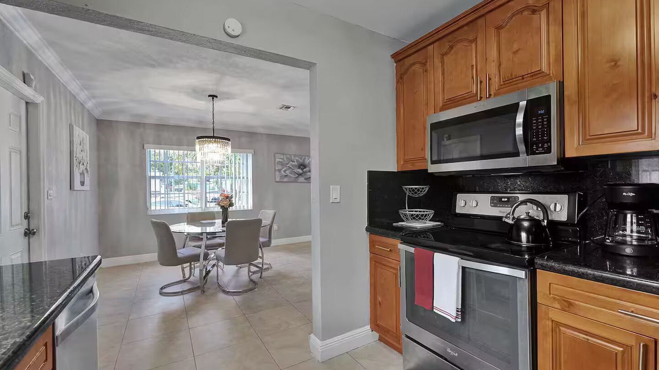 Photo of Kitchen in Golden Glades