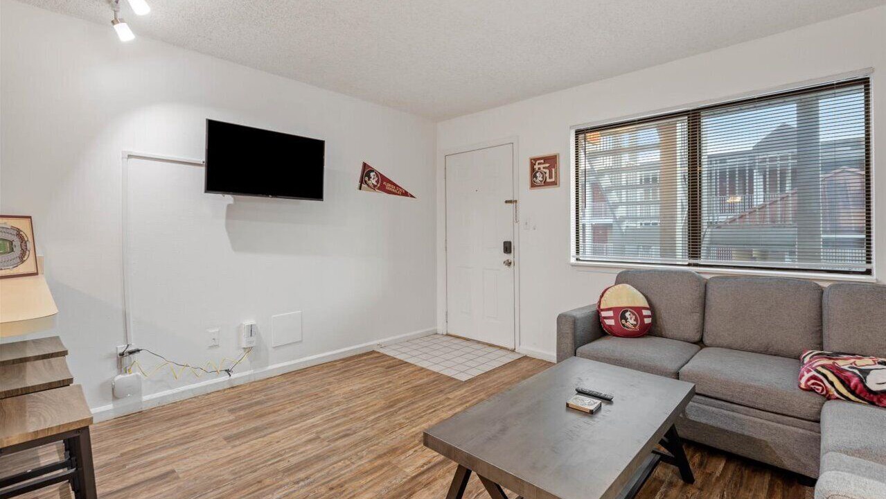 Photo of Livingroom in Tallahassee