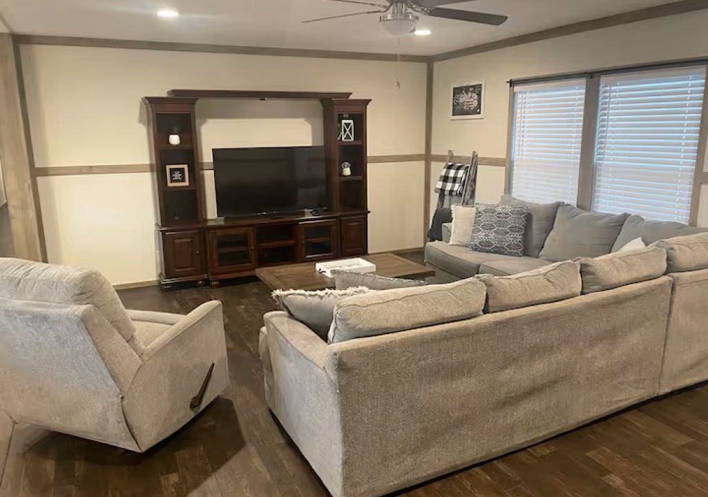 Photo of Livingroom in Newcomb