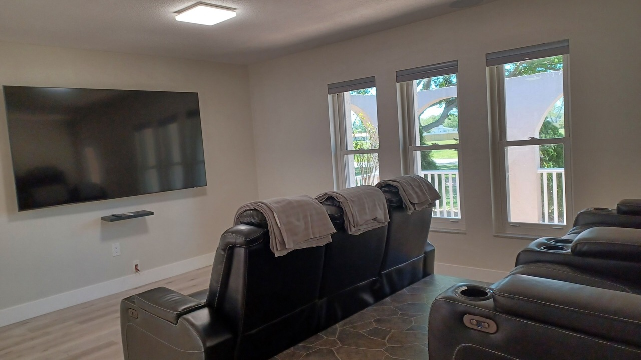 Photo of Livingroom in Highland