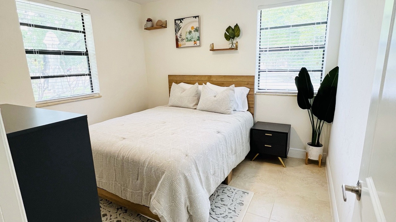 Photo of Bedroom in Lake Park