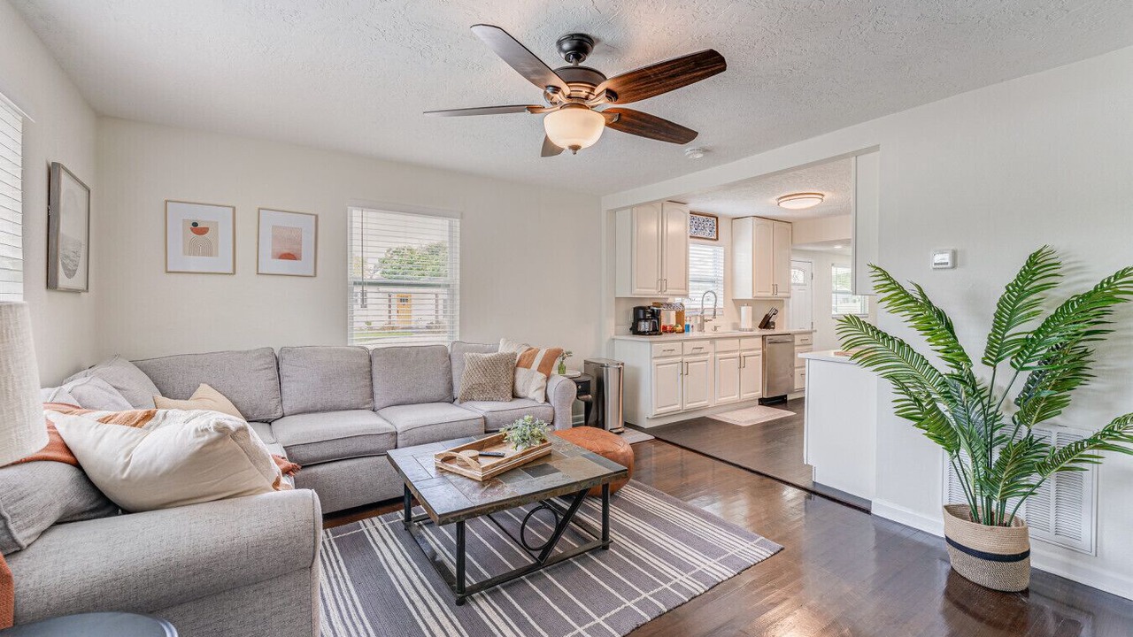 Photo of Livingroom in Disston Heights
