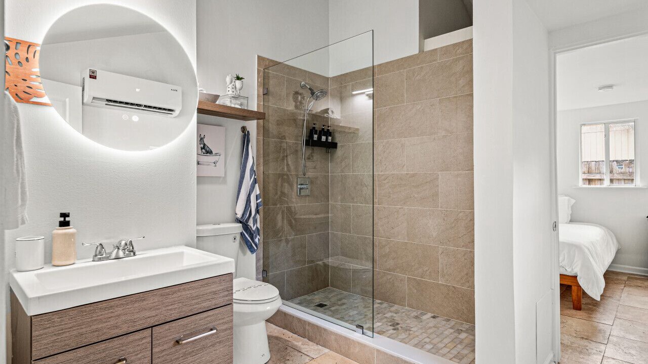 Photo of Bathroom in Pinewood Park