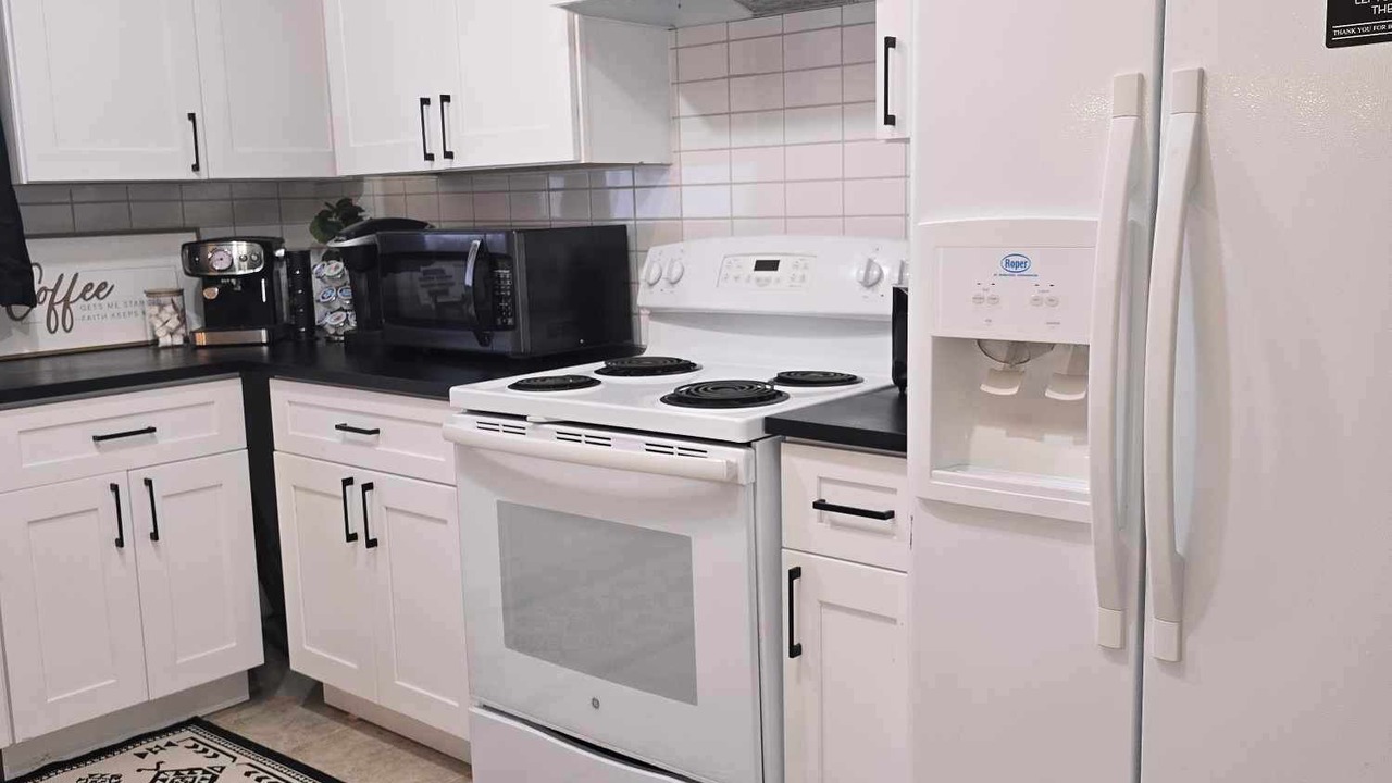 Photo of Kitchen in Lochmoor Waterway Estates