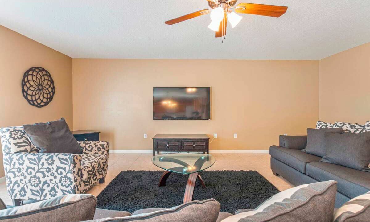 Photo of Livingroom in Legacy Park