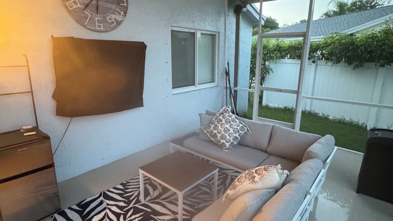 Photo of Livingroom in Deerfield Beach