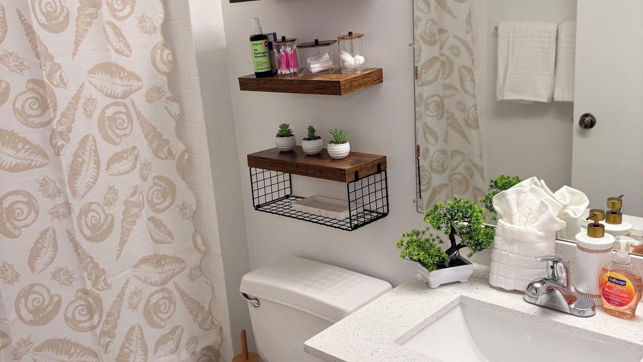 Photo of Bathroom in Sunrise
