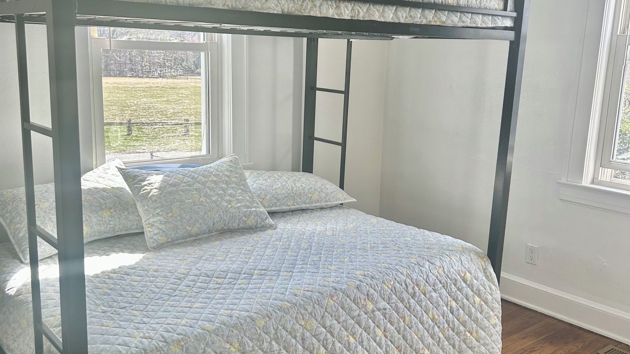 Photo of Bedroom in Roanoke