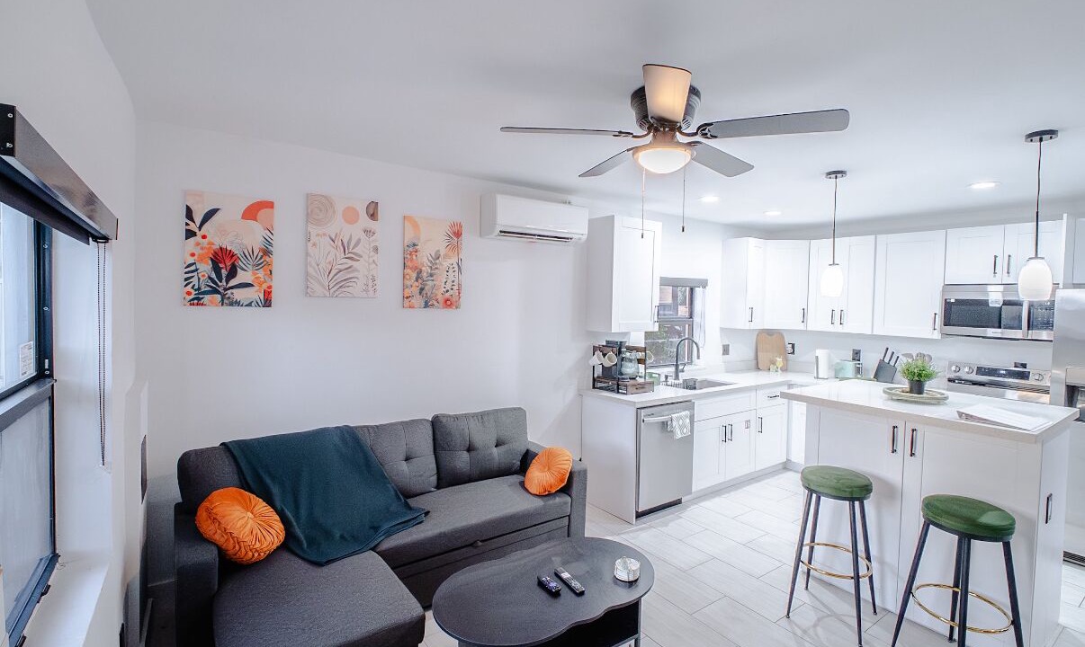 Photo of Livingroom in South Middle River