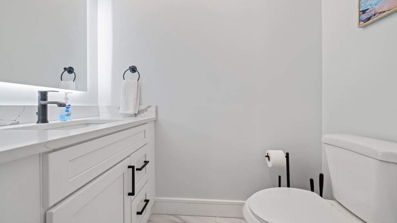 Photo of Bathroom in El Centro Beach
