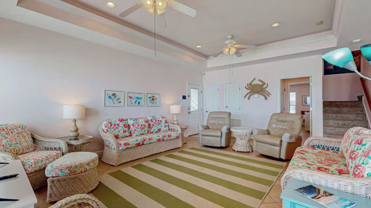 Photo of Livingroom in Surf Side Shores