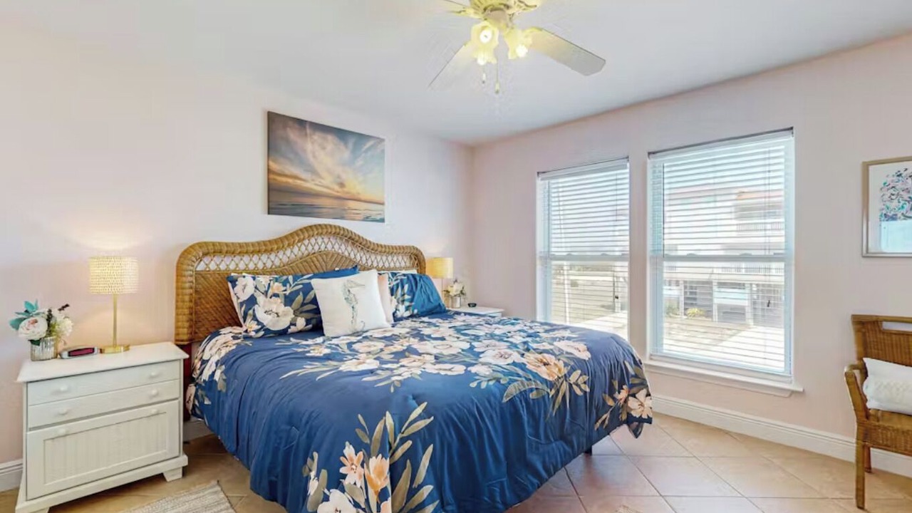Photo of Bedroom in Surf Side Shores