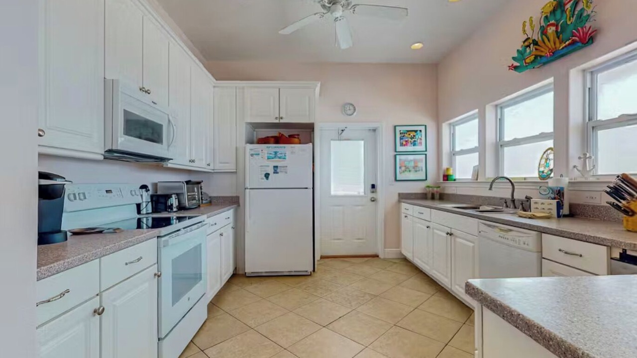 Photo of Kitchen in Surf Side Shores