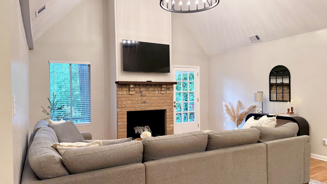 Photo of Livingroom in Tallahassee