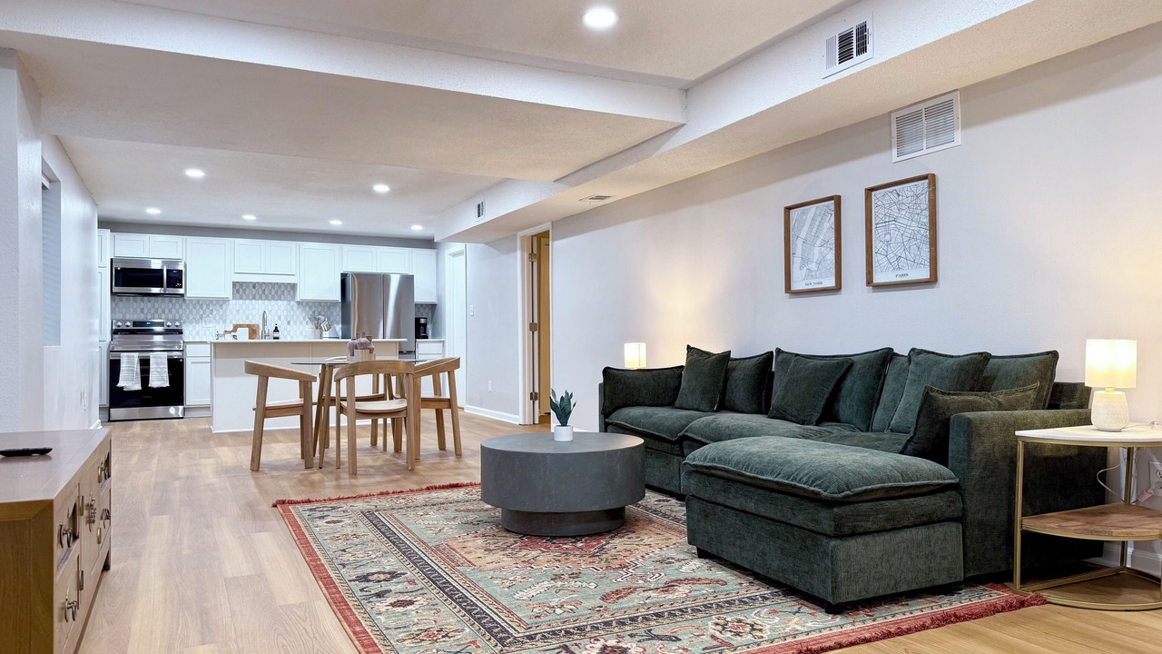 Photo of Livingroom in Tallahassee