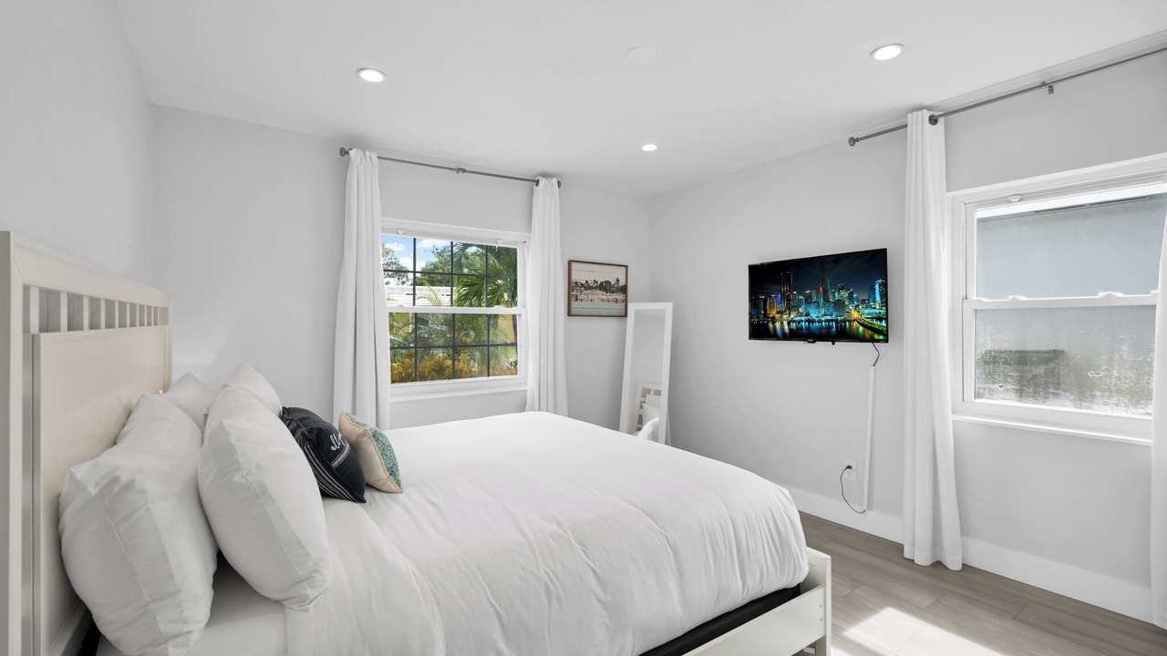 Photo of Bedroom in Lake Ridge