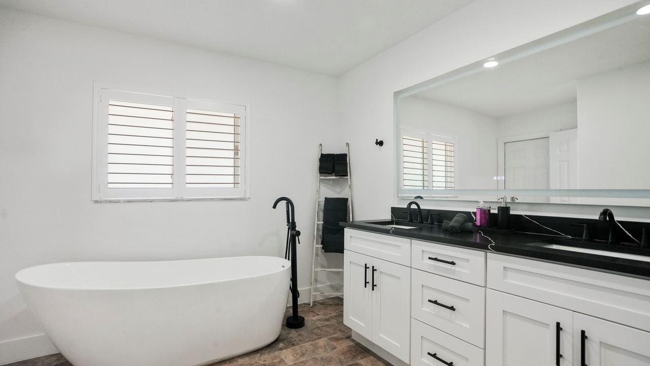 Photo of Bathroom in Limona Improvement