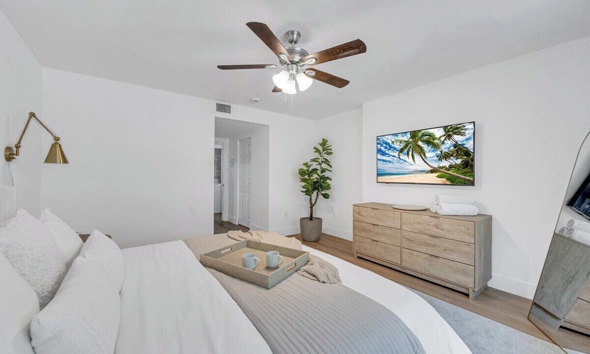 Photo of Bedroom in Biscayne Park
