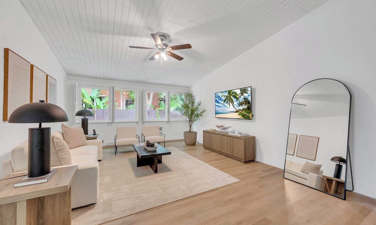 Photo of Livingroom in Biscayne Park