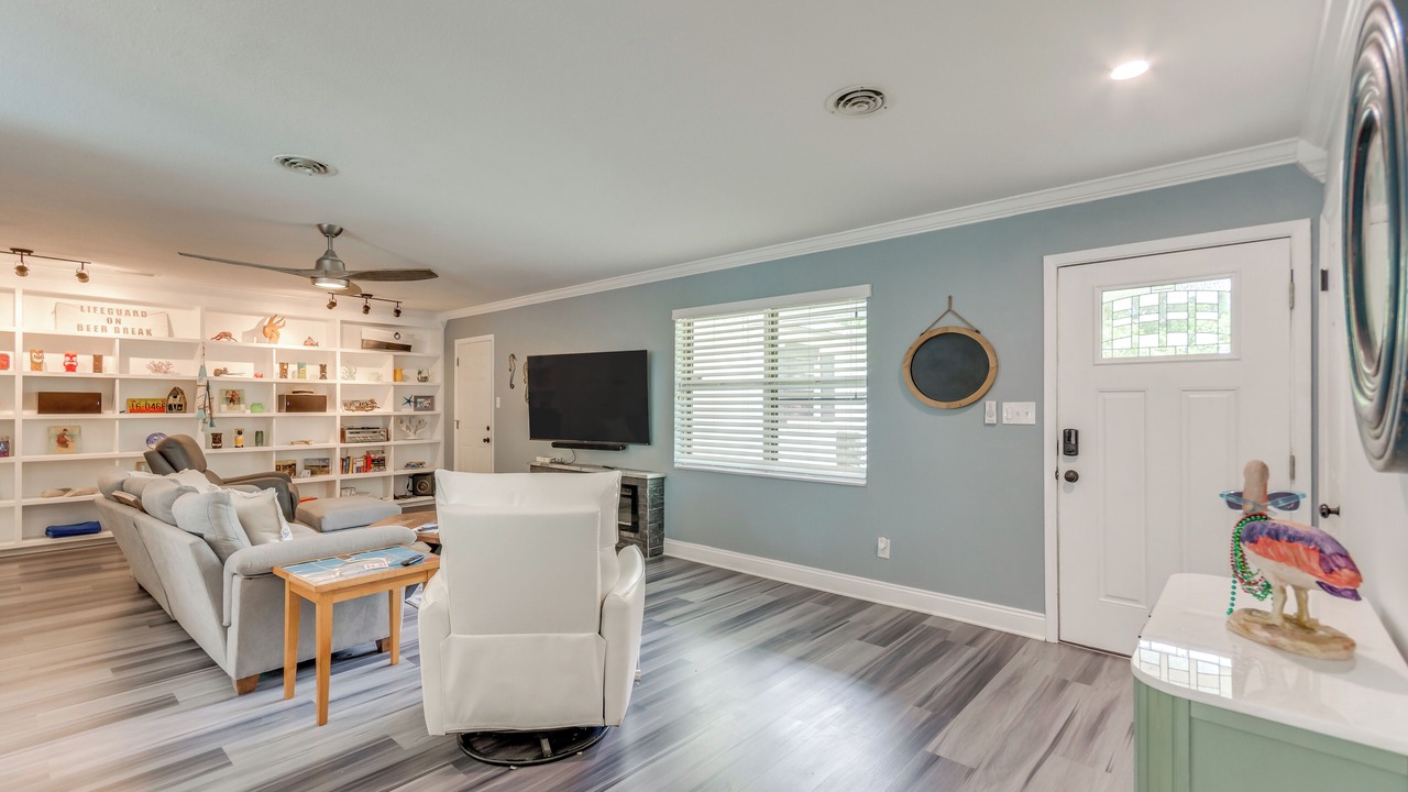 Photo of Livingroom in Northeast Pensacola