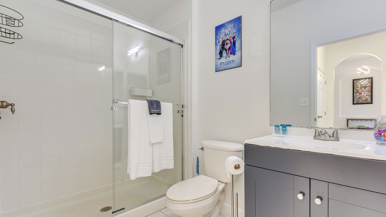 Photo of Bathroom in Trafalgar Village