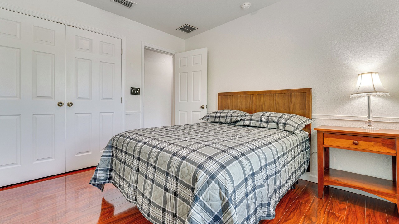 Photo of Bedroom in Trafalgar Village