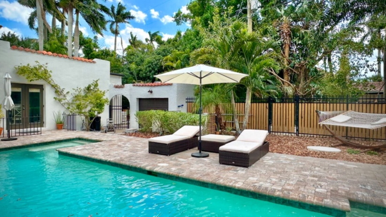 Photo of Outdoor in Altamont Manor