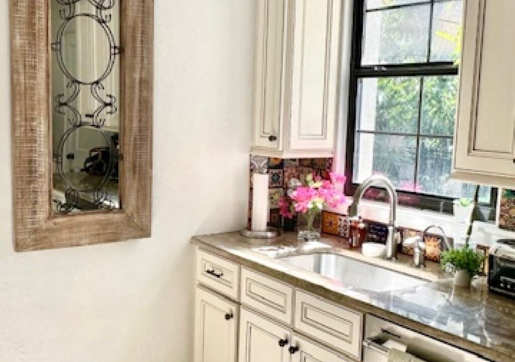 Photo of Bathroom in Altamont Manor