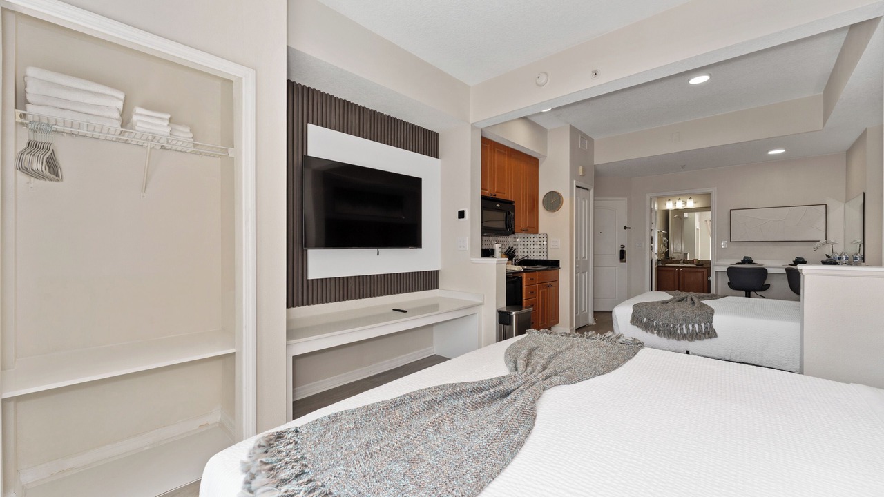 Photo of Bedroom in Florida Center