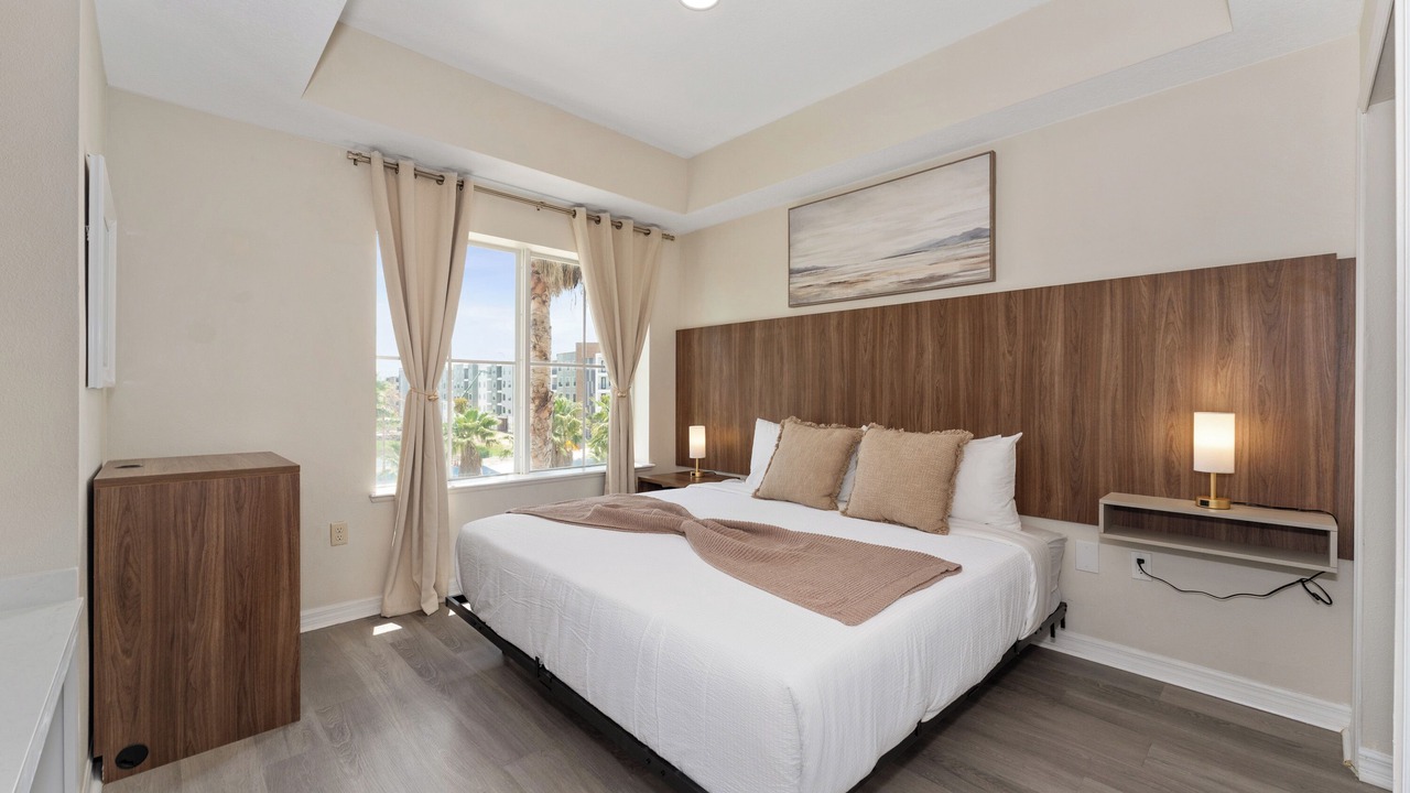 Photo of Bedroom in Florida Center